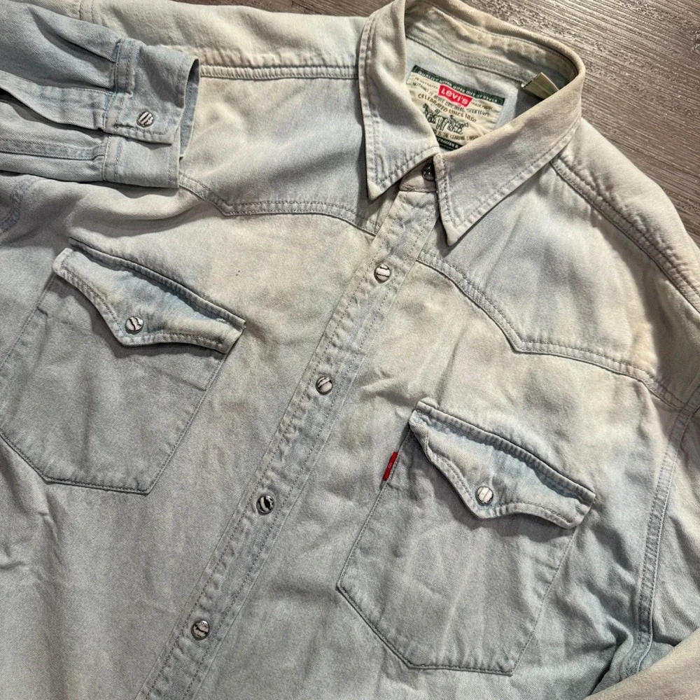 Vintage Levis Shirt Mens L Blue Denim Chambray Western Pearl Snap Cotton 90s Y2K